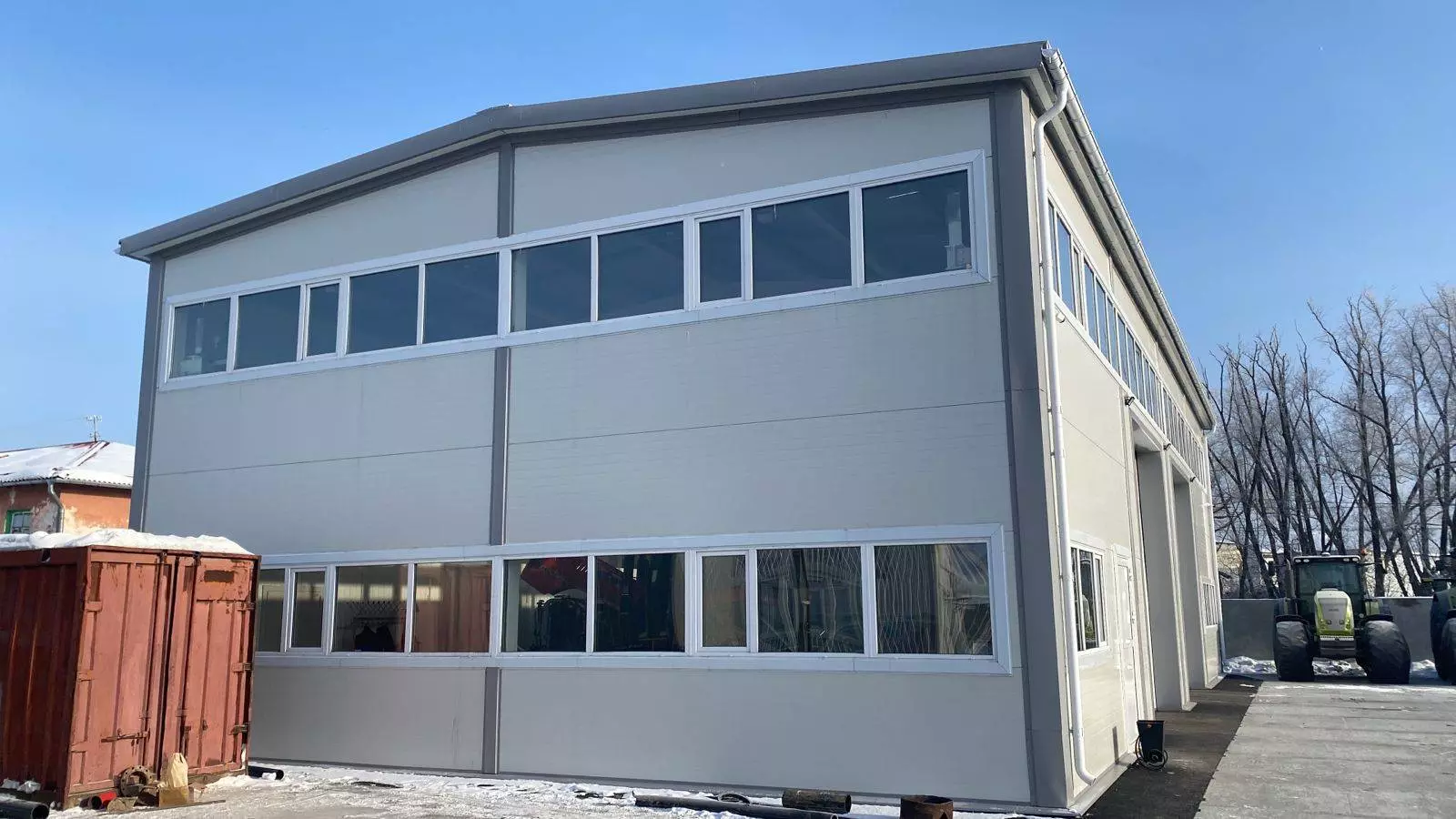 146. Pre-engineered warehouse and a mini workshop of auto parts 12W x 24L x 6H in Omsk, Russia