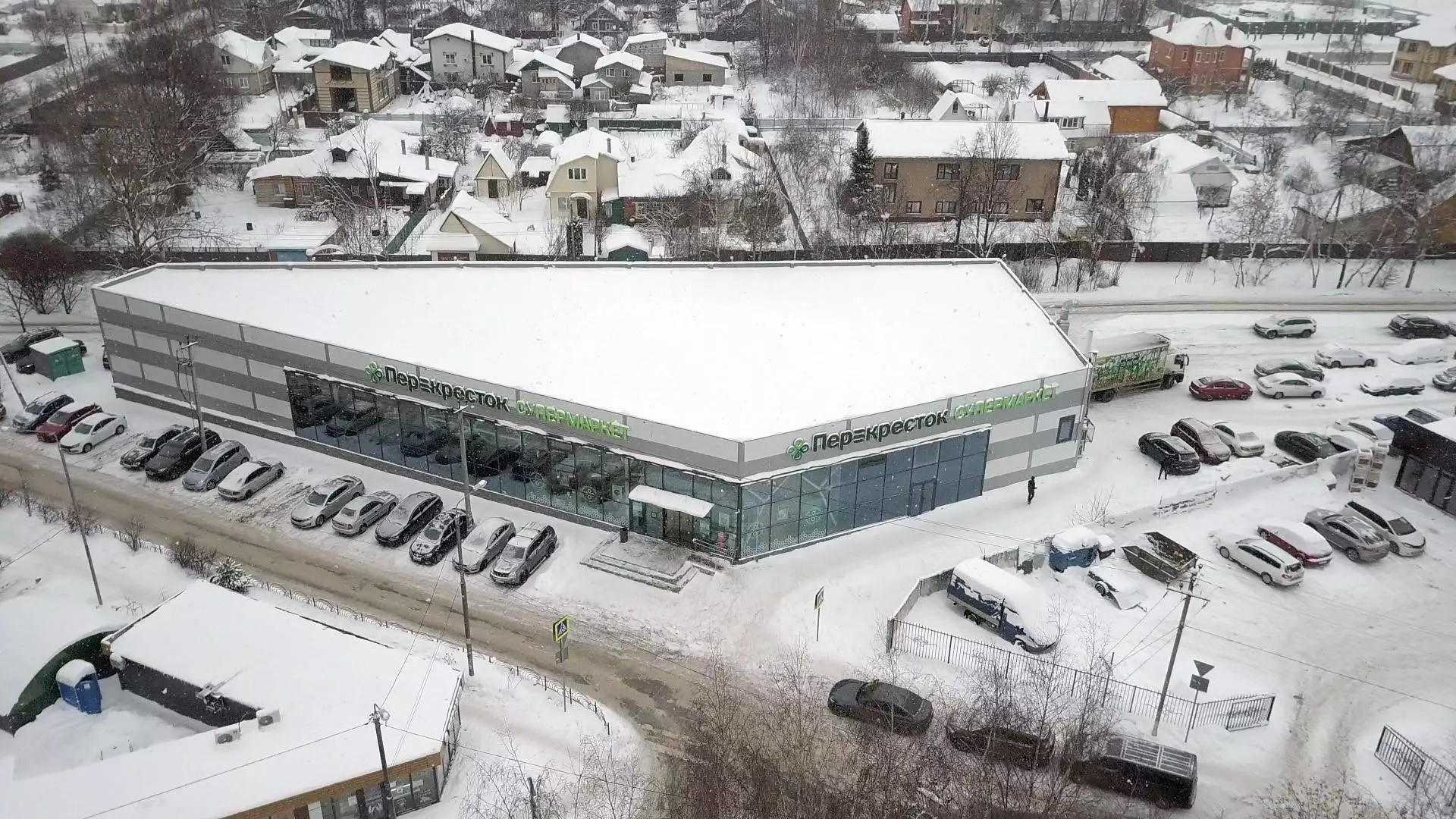 88. Prefabricated food supermarket "Pyaterochka" in Pushkino, Russia