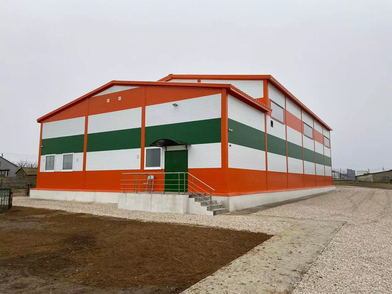 PK Vesta announces the completion of the assembly of a 15x30x6 pre-fabricated sports hall in the village of Sary-Bash, Crimea, Russia