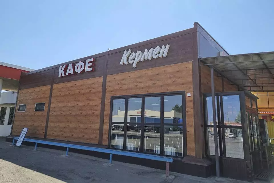 PK VESTA announces the beginning of the assembly of prefabricated steel cafe 8 x 15 x 5.4 made out of LSFF with an unusual design in Elista, Russia