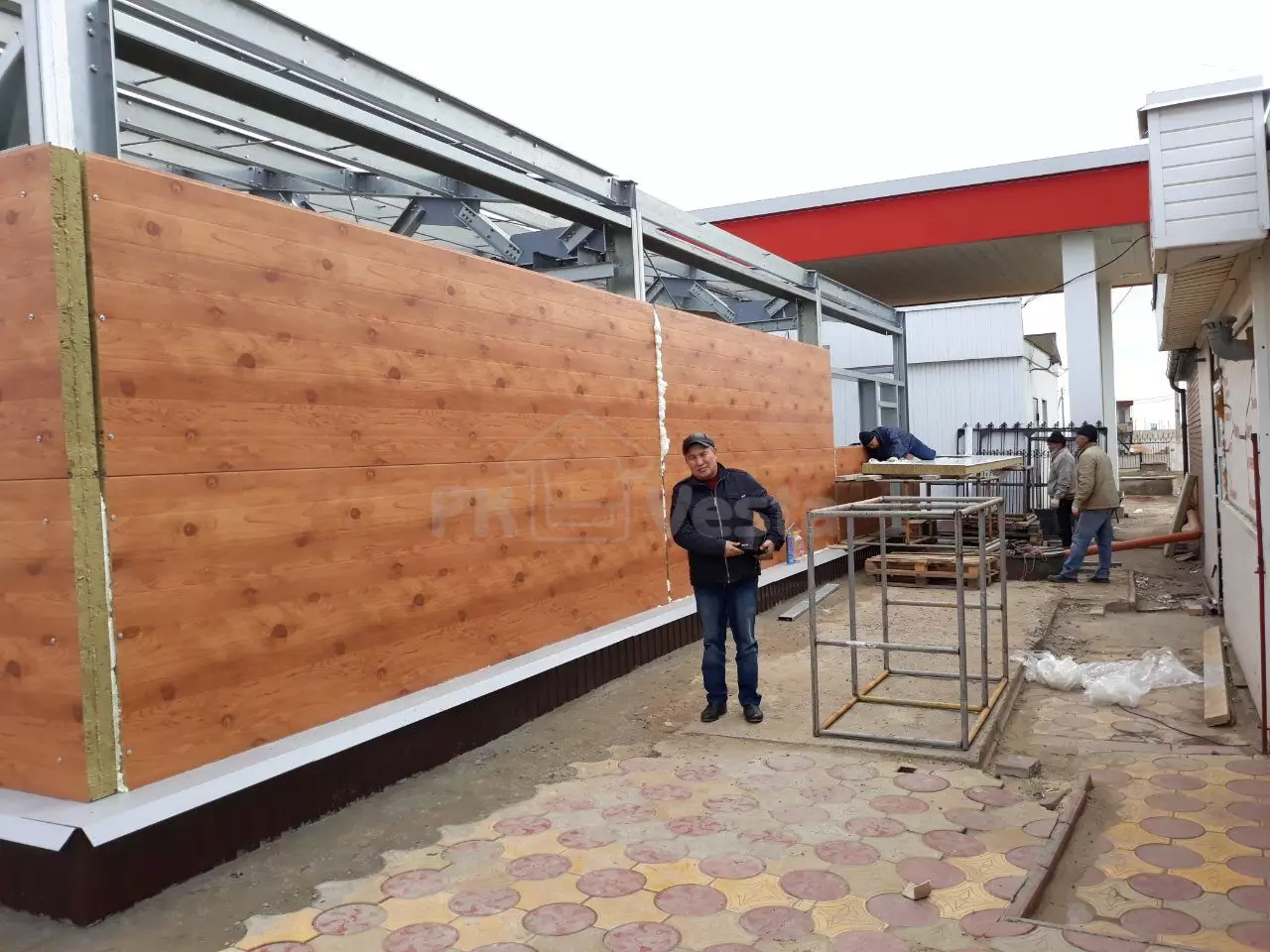 PK VESTA announces the beginning of the assembly of prefabricated steel cafe 8 x 15 x 5.4 made out of LSFF with an unusual design in Elista, Russia