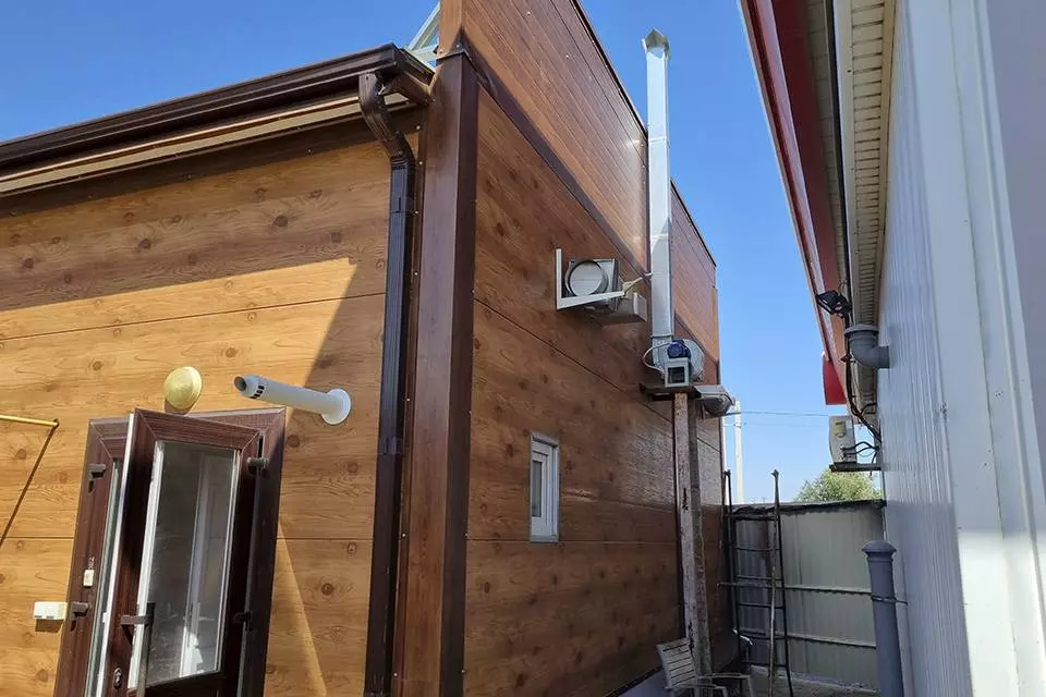 PK VESTA announces the beginning of the assembly of prefabricated steel cafe 8 x 15 x 5.4 made out of LSFF with an unusual design in Elista, Russia