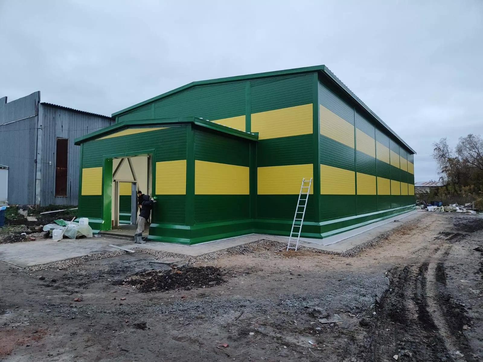 The PK Vesta plant announces the completion of the assembly of a prefabricated jam storage warehouse 12W x 30L x 4.8H in Odoev, Russia