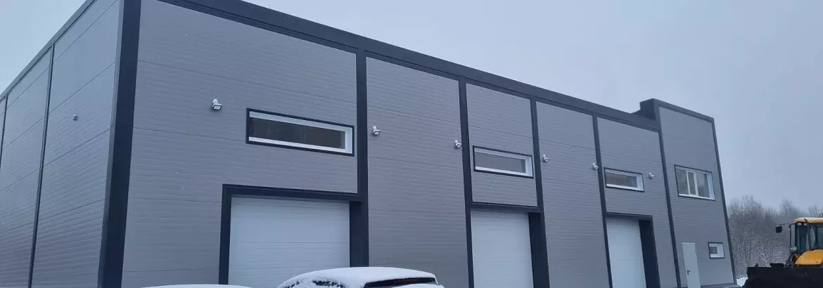 180. Prefabricated technical center 15W x 25L x 6H with an office in Arkhangelsk, Russia